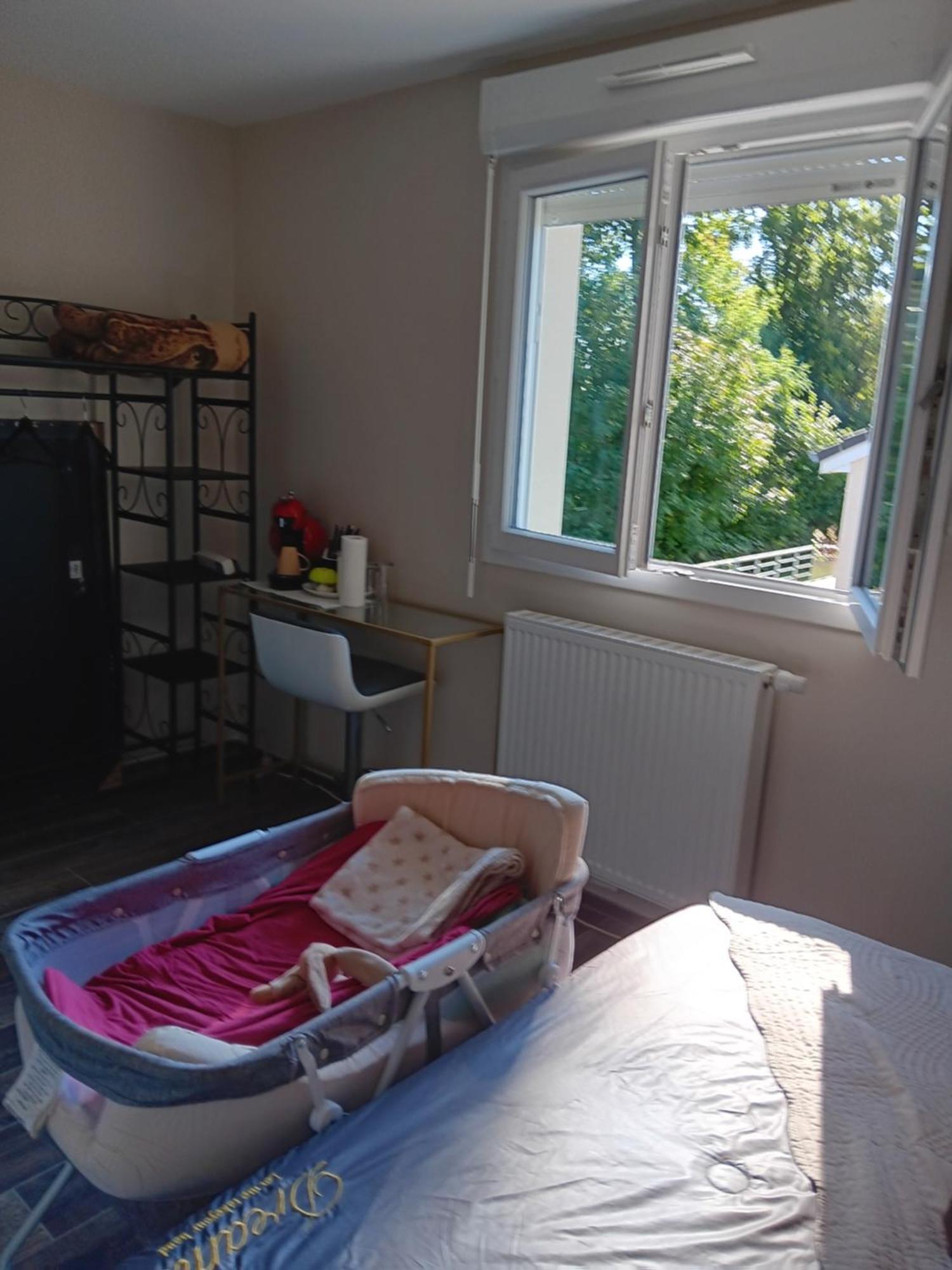 Chambre Privee Dans Une Maison Familiale Charmes  Exterior photo